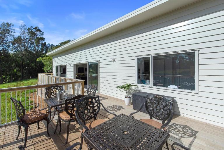 The Whitehouse - Lepperton Holiday Home - B&B New Plymouth