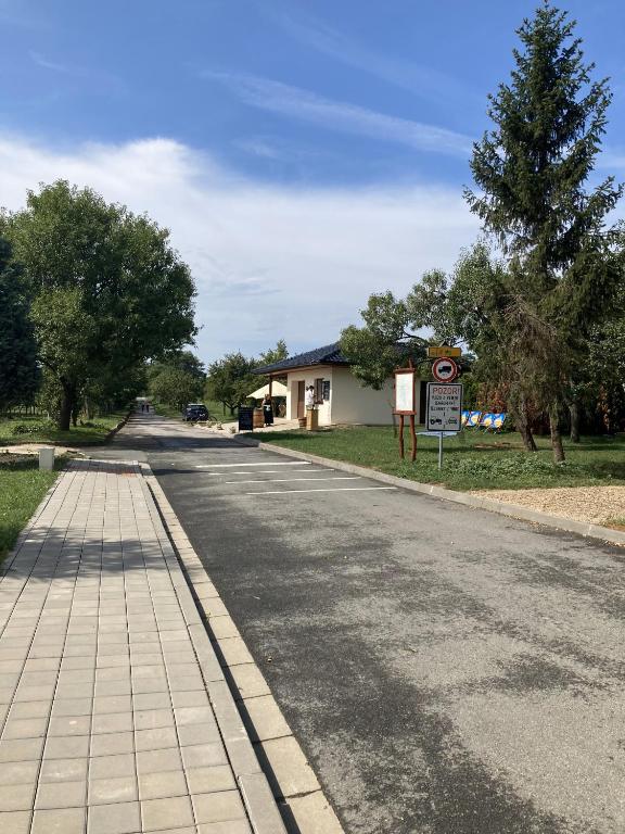 Ubytování u Zuzy - Bed and Breakfast Velké Pavlovice