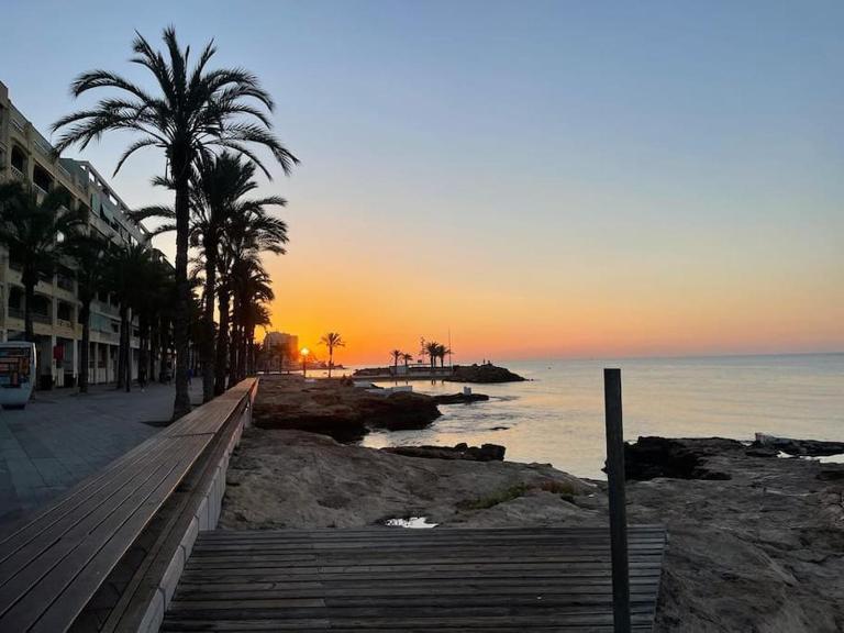 Playa del Cura apartment with a free parking place - Ferienwohnung Torrevieja