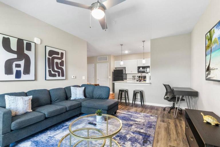 Luxe 1BR/1BA: Dive, Rest, Explore. Book Now! - Chambres d'hôtes Melbourne
