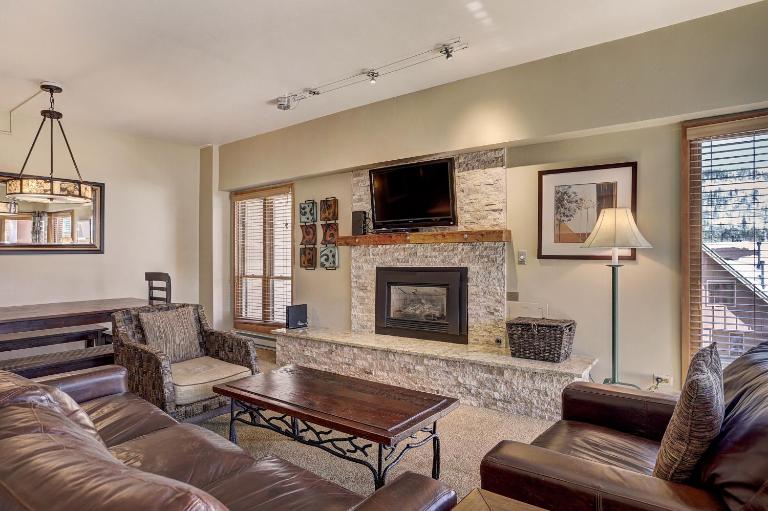 Village at Breckenridge Condos Sleeps 8 - Ski in Out Walk downtown - Chambres d'hôtes Breckenridge