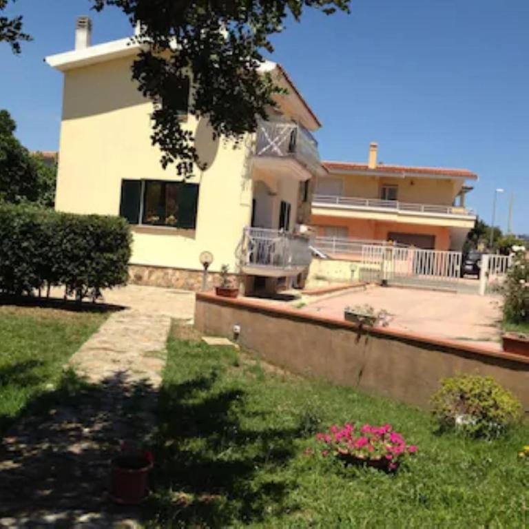 Villetta con giardino e posto auto - B&B Posada