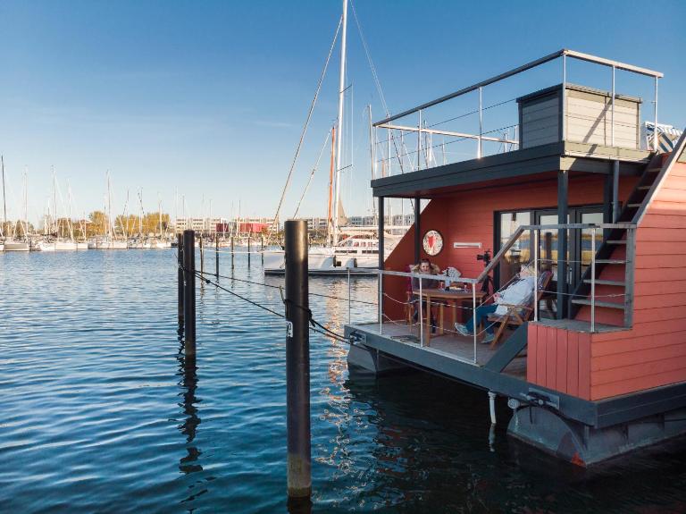 Hausboot Isa-Bella - Ferienwohnung Burg