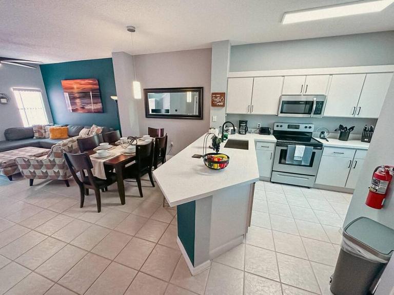 Roomy House Near Disney with Resort Pool and Patio BBQ - B&B Kissimmee