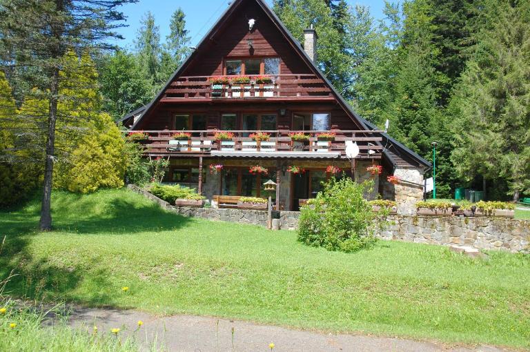 Domek Myśliwski w Mucznem - B&B Lutowiska