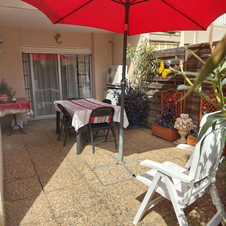 Bel appartement 2 chambres mer 400m clim - B&B Cavalaire-sur-Mer