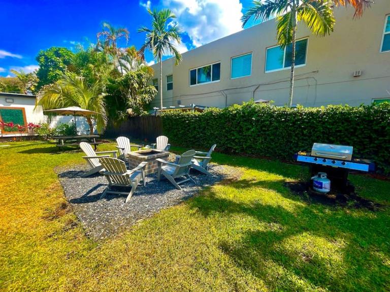 Bahama Mama Las Olas and Holiday Park w Hot Tub - B&B Fort Lauderdale