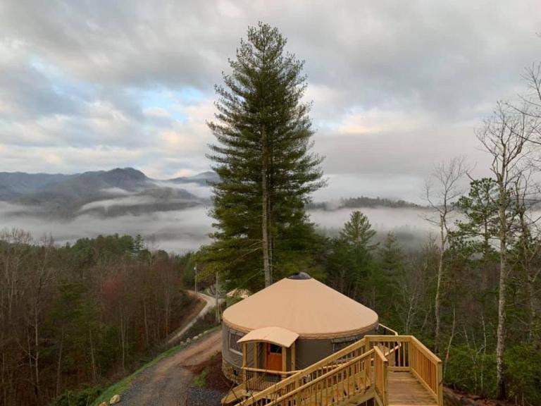 Junaluska @ Sky Ridge Yurts - B&B Bryson City
