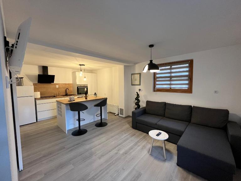 Studio apartman Kod Ruže - Bed and Breakfast Tuhelj