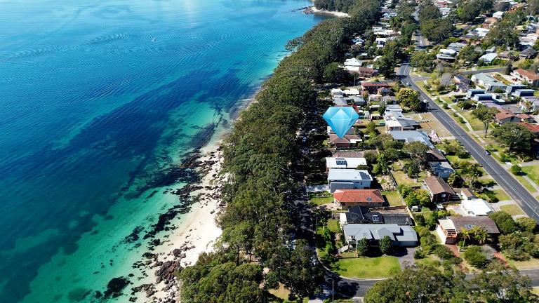 AXL Orion Beach Home: Beach front - B&B Vincentia