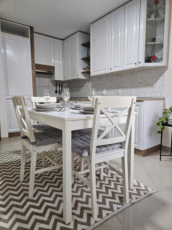 Epicentar apartment - Bed and Breakfast Loznica