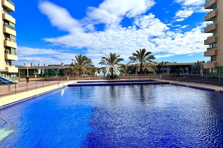 Apartamento dos habitaciones primera línea de playa - B&B Valencia