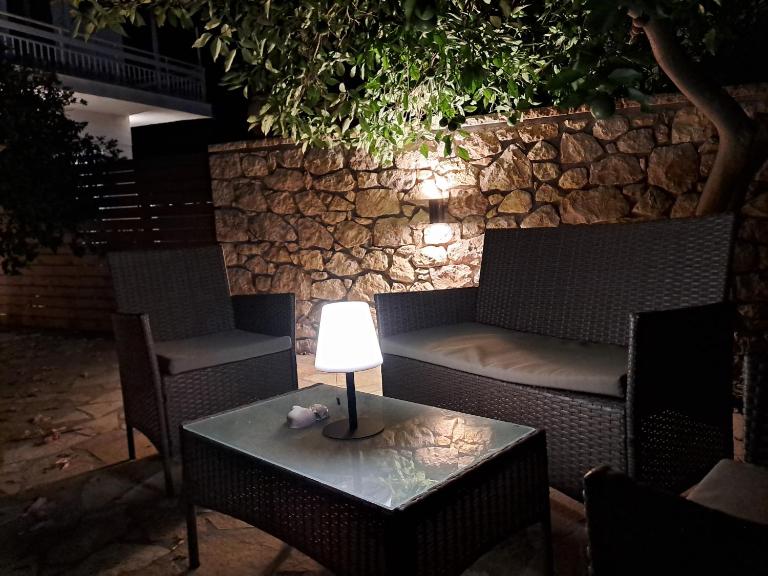 Cottage Leonidas Sun&Art - Bed and Breakfast Stefaniá