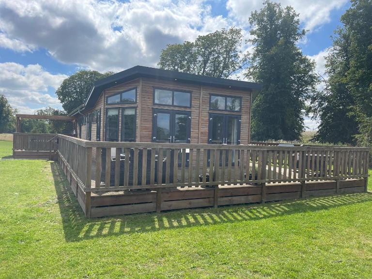 Glasshouse hot tub lodge - Ferienwohnung Hengrave