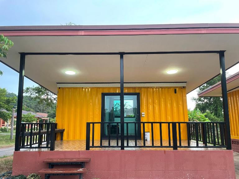 The Monday ที่พักราคาถูก ใกล้หาดแหลมแม่พิมพ์ - B&B Klaeng