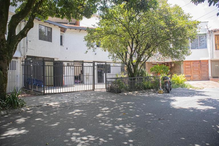 Apartamento cómodo, agradable y económico - Ferienwohnung Medellín