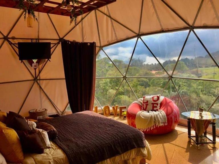 Poas Volcano Observatory Lodge & Glamping - Chambres d'hôtes Poasito