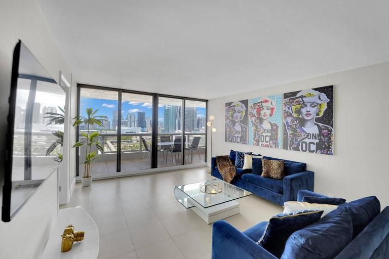 Iconic! Miami Skyline & Water Views - B&B Miami