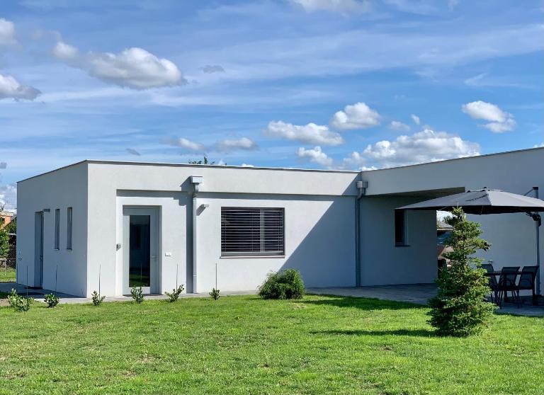 AirbnbTřeboň - modern apartment - B&B Třeboň