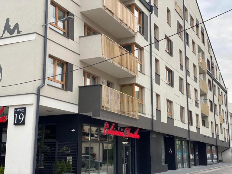 Apartament Delfin - Na Wspólnej Centrum PKP Kielce Główne Sienkiewicza - Garaż Podziemny -f-vat - Bed and Breakfast Kielce