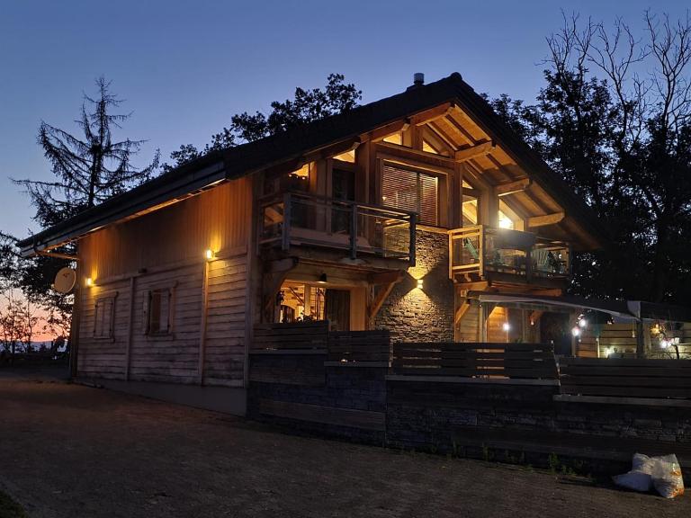 Chalet des secrets - Bed and Breakfast Lyaud