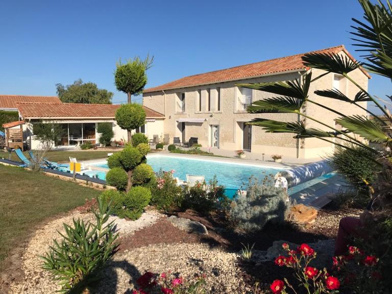A la Gloriette - Chambres d'hôtes Neuville-de-Poitou