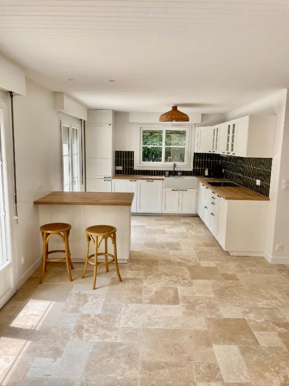 Maison en Normandie - 5 min plage Houlgate - Villers sur mer - Bed and Breakfast Auberville