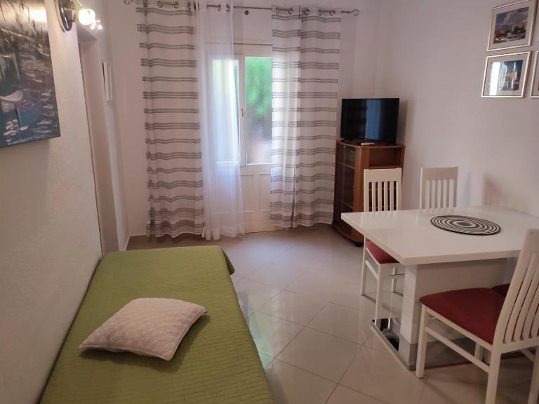 Apartment in Bol with terrace, air conditioning, WiFi, washing machine 3634-4 - B&B Bol