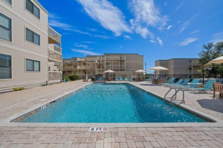 Shore Drive, Myrtle Beach 2 bd/2ba condo - Chambres d'hôtes Myrtle Beach