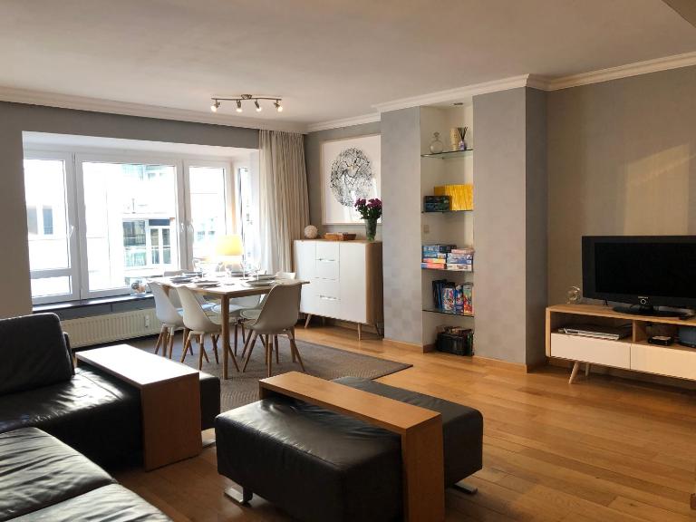 Modern apartment at 2 steps from beach - Chambres d'hôtes Ostende