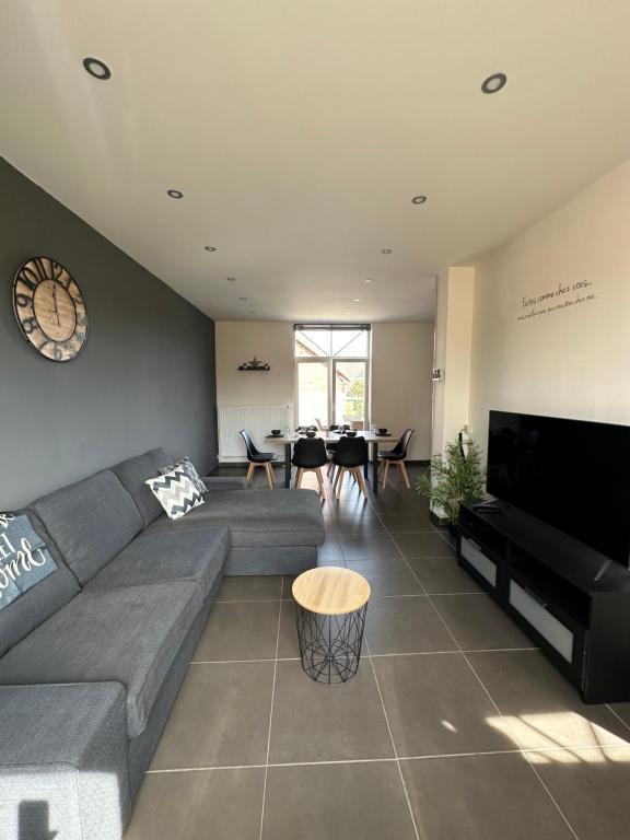The 75 renovated work or holiday home - B&B Comines
