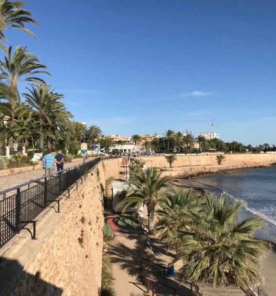 Punta prima, family apartment, pool, near beach - Bed and Breakfast Torrevieja