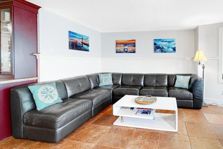 Berni's Ocean View Castle - Home Sweet Homestead - B&B Oceanside