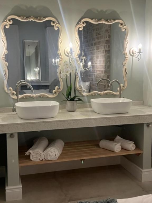 Two on Milner - ARUM COTTAGE - Stylish open-plan Guesthouse in Rondebosch - B&B Cape Town