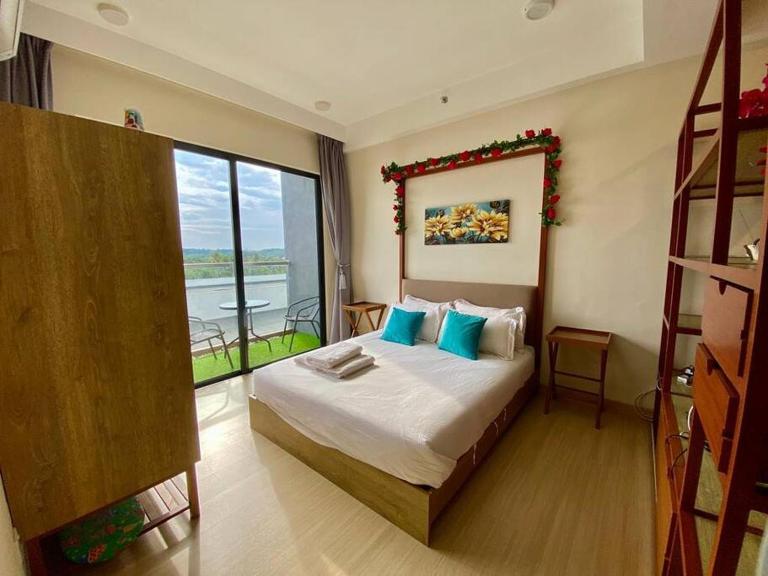 Cemara Rose Suite, Timur Bay Residence - B&B Kuantan