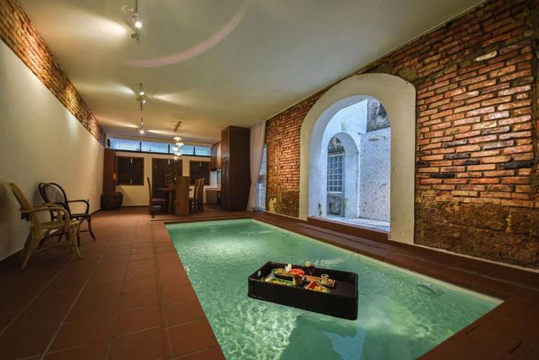 Hidden Mansion with Private Pool - Ferienwohnung Malakka