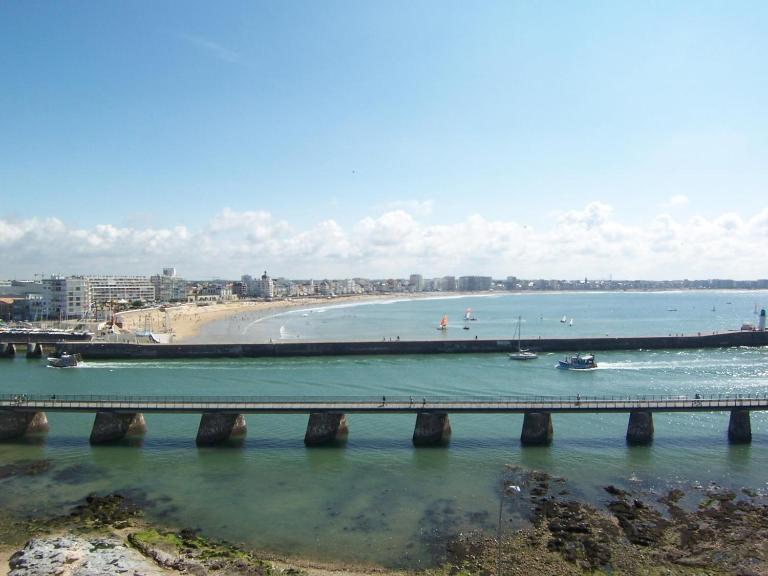 Appartement avec vue sur le chenal, garage et wifi - FR-1-197-139 - B&B Les Sables-d'Olonne