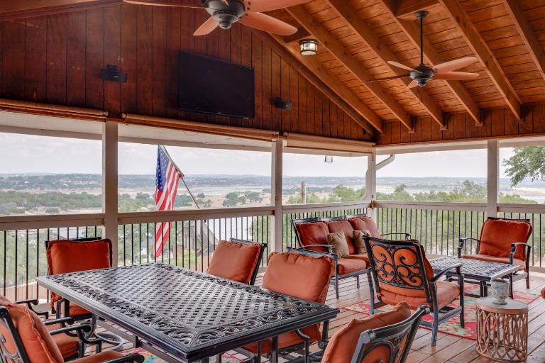 Canyon Lake Home: Hill Country & Water Views! - B&B Canyon Lake