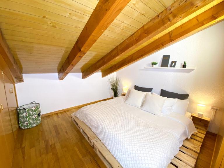 Ático Dúplex Con Increibles Vistas a La Valle De Incles - Parking Gratis l by BonesVacances - B&B Incles