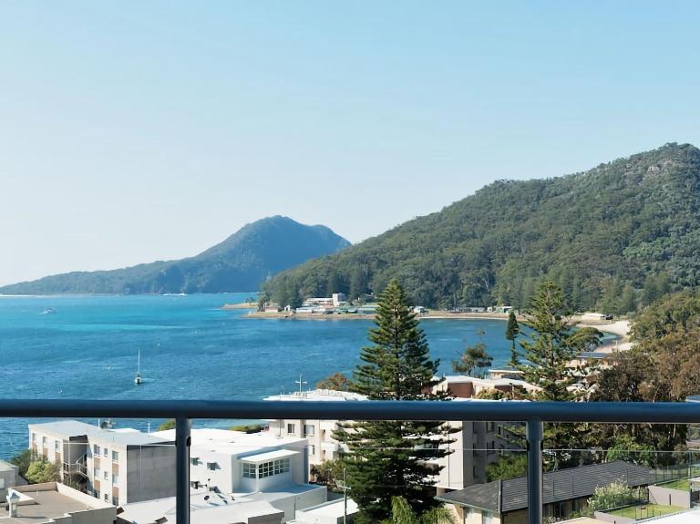 Views More Views Sub Penthouse at The Breakwater in Shoal Bay - B&B Shallow Bay