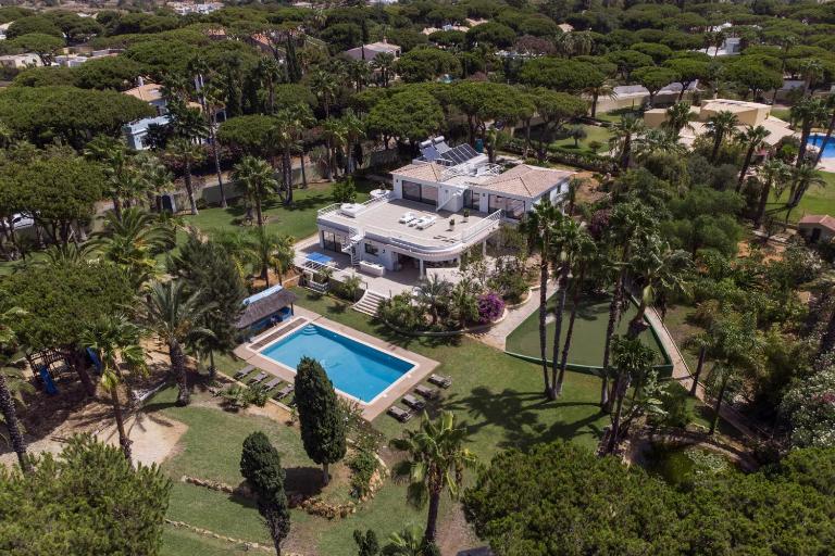 Villa Natura by Algarve Holidays - B&B Vilamoura