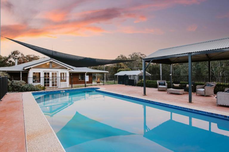 'Wilpine' Poolside Country Luxury near Town - Chambres d'hôtes Mudgee