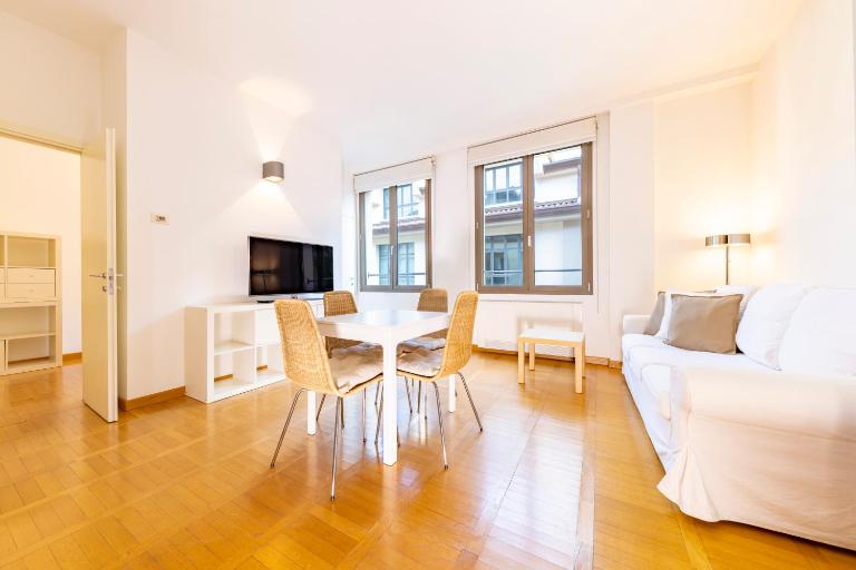 Luxury 1 bedroom Navigli loft - Bed and Breakfast Milaan