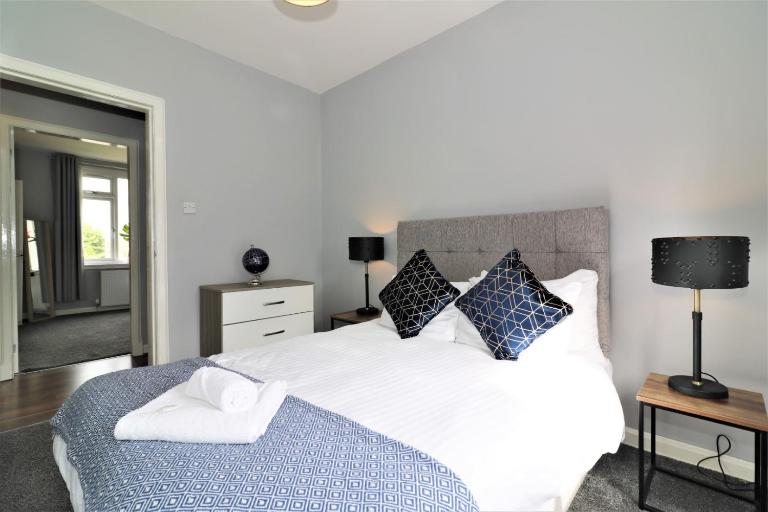 Signature - Carfin House - B&B Carfin