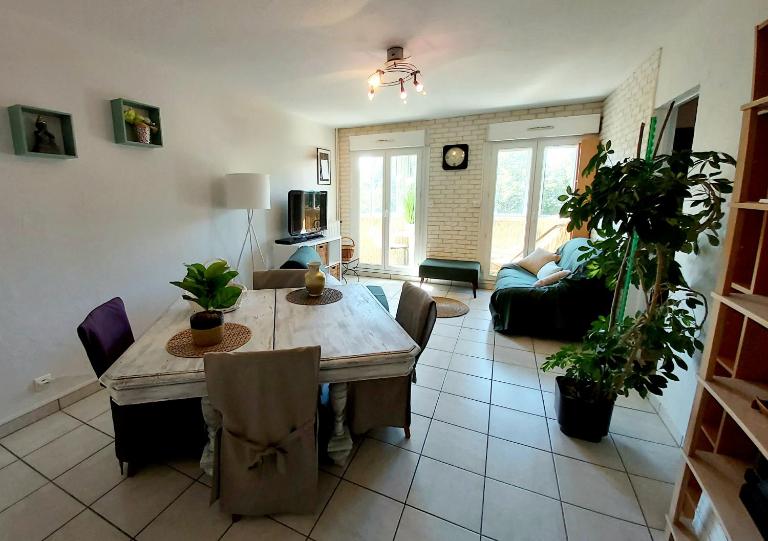 :) Spacieux T4 AÉROPORT, ensoleillé, déco soignée - B&B Blagnac