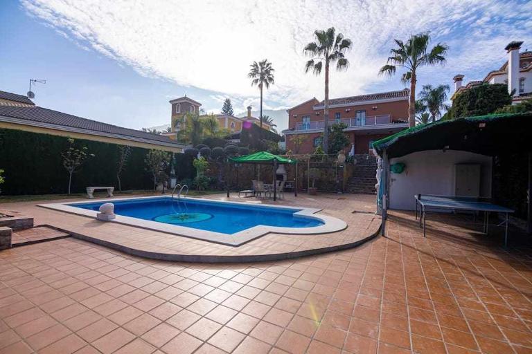lujosa villa en Alhaurin de la Torre 7 dormitorios - B&B Alhaurín de la Torre