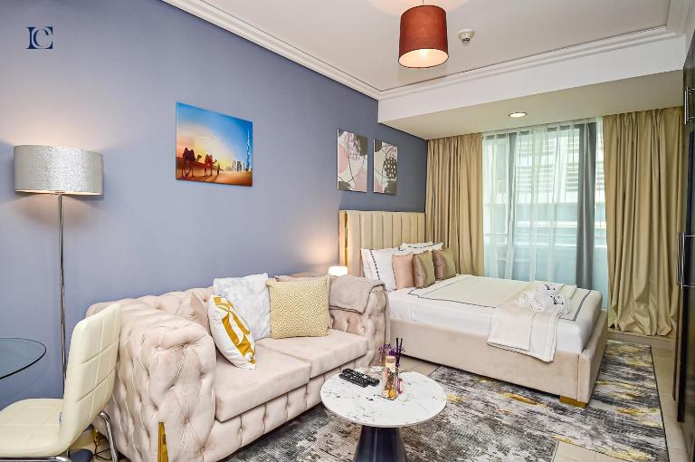 Luxury Escapes - Modern Studio Apt - Metro, Beach & Mall mins away - B&B Dubai