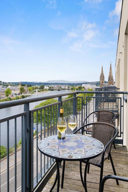 By the Bridge by Toppo - Ferienwohnung Inverness