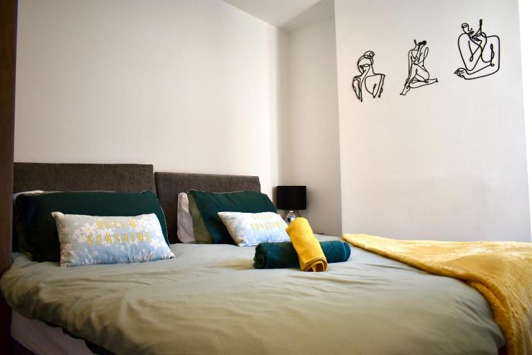Seaside Flat, Contractors, Family, Business, Parking - B&B Portslade