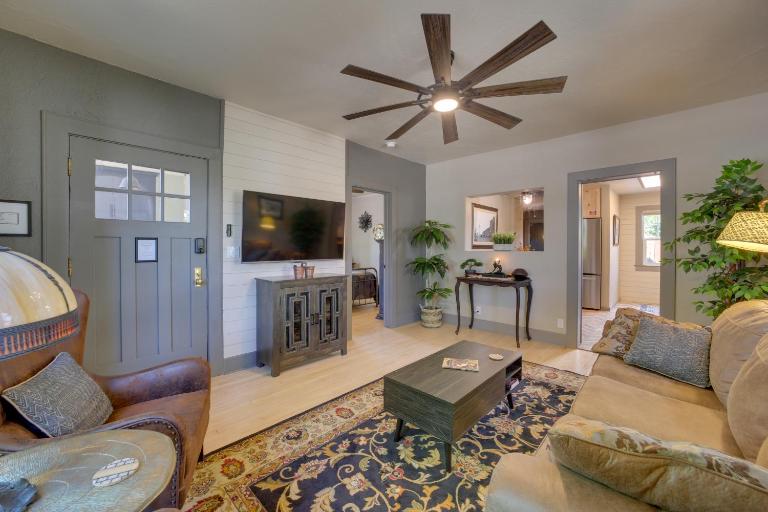 < 1 Mi to Dtwn: Home w/ Deck in Clarkdale! - B&B Clarkdale